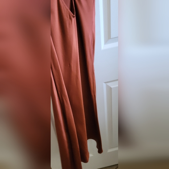 Silk Maison Dress in Burnt Orange Small - Picture 4 of 4